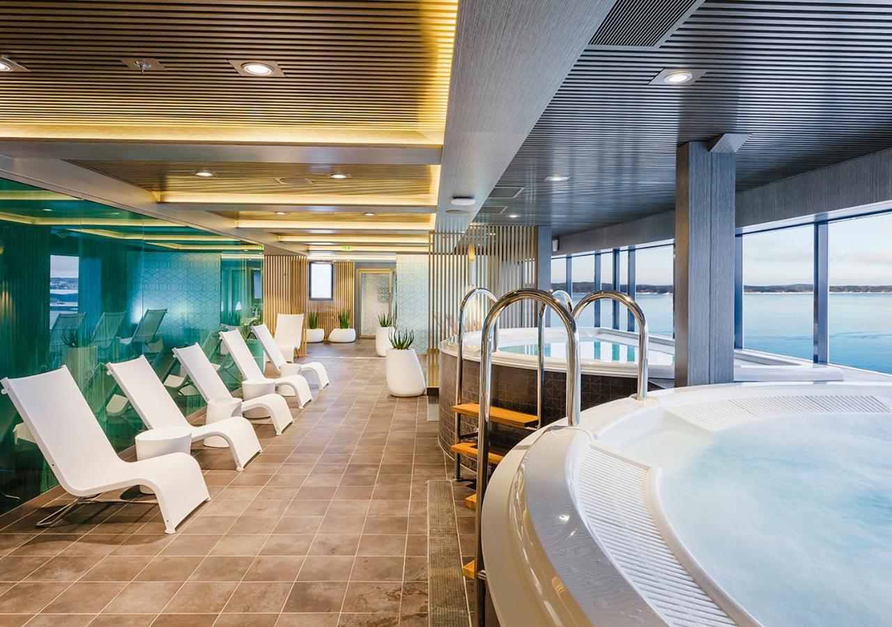 ホテル Viking Line Ferry Viking Grace - Mini-Cruise From トゥルク エクステリア 写真