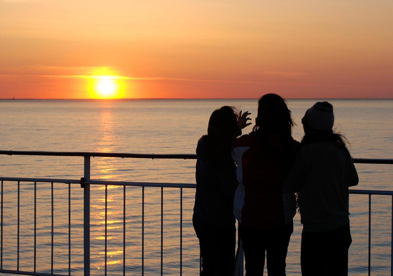 ホテル Viking Line Ferry Viking Grace - Mini-Cruise From トゥルク エクステリア 写真